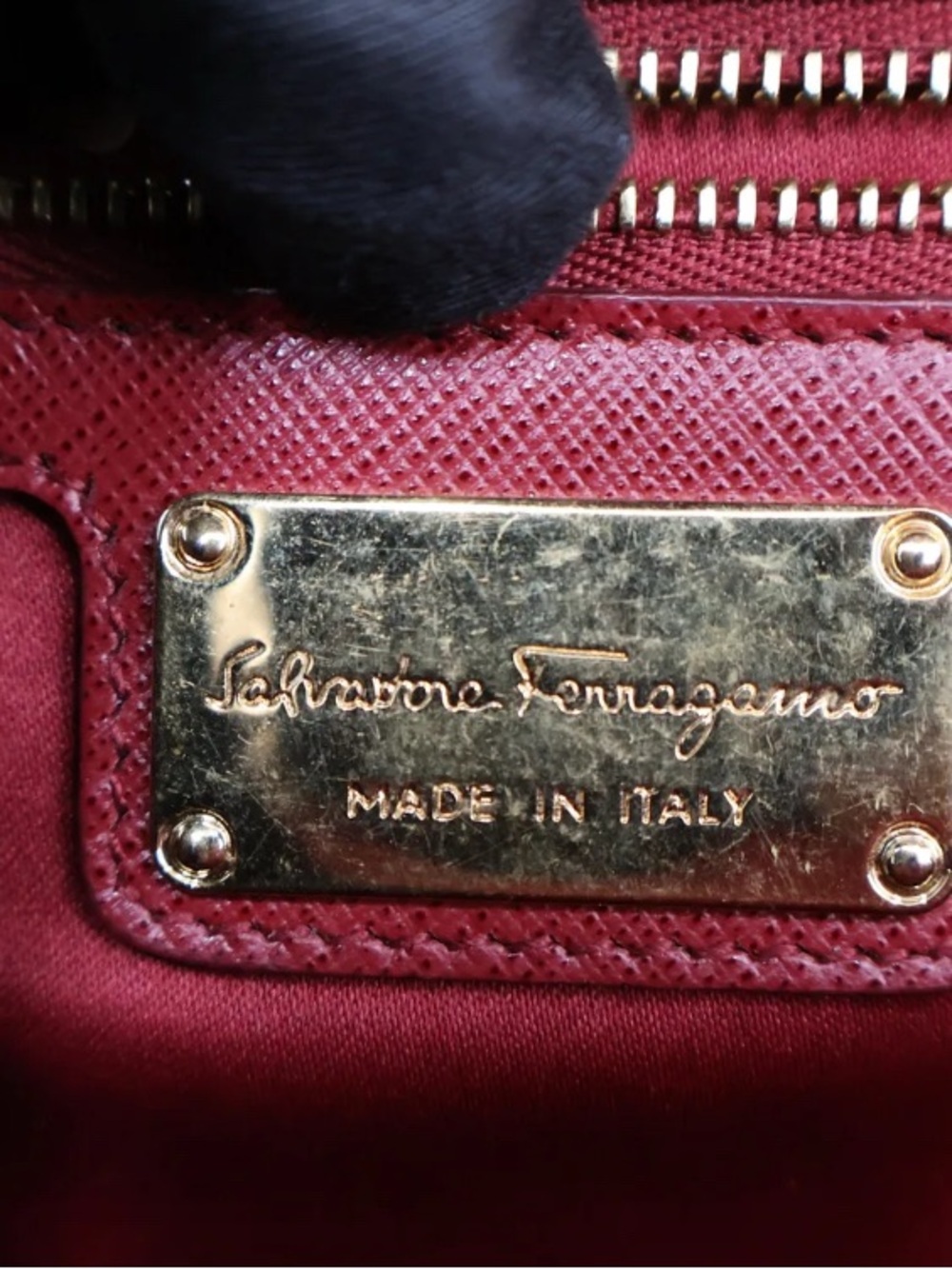Salvatore Ferragamo Burgundy Leather Vara Bow Crossbody with Gold Chain - Picture 2 of 15